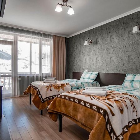 Roza Guesthouse Kazbegi Exterior foto